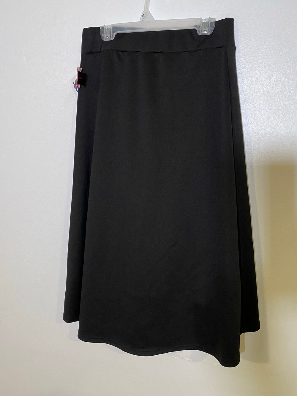 NWT Silhouette NYC Black Stretch Midi Skirt SZ L